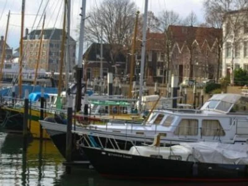 Dakdekker in Dordrecht | VindInDeBuurt.nl Dakdekker Dordrecht - Vind een betrouwbare dakdekker in Dordrecht en omgeving